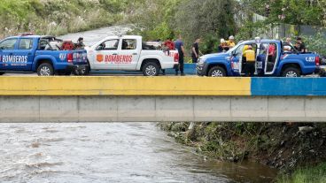 Personal de Bomberos se hizo presente en el lugar.