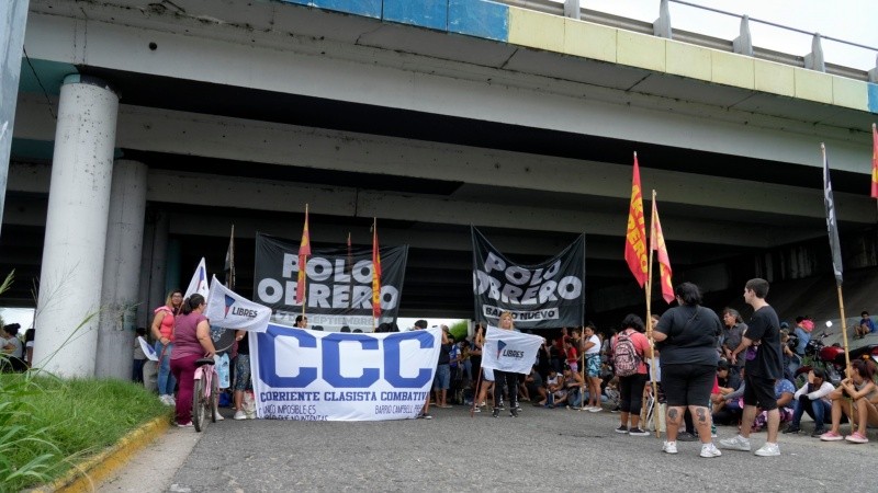 Uno de los cortes de este lunes en Rosario