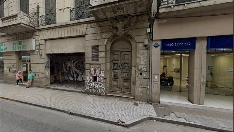 El local incendiado, en su ingreso por San Lorenzo, produjo que el ladero se llenara de humo.