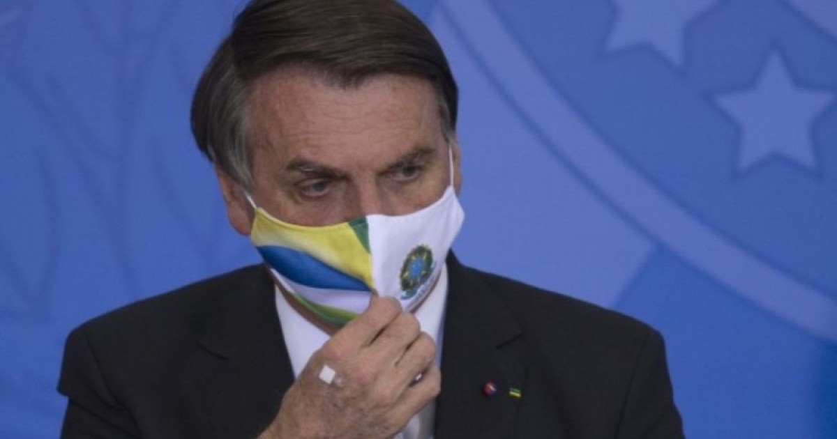 Jair Bolsonaro è stato accusato di aver falsificato una tessera di vaccinazione contro il coronavirus