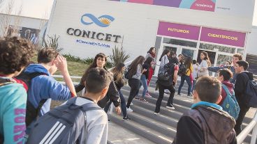 Los científicos enviaron un reclamo al gobierno nacional.