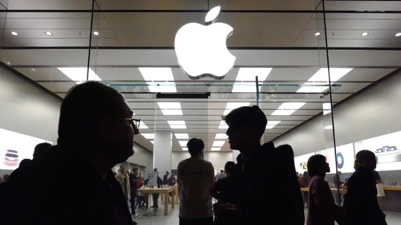 Apple enfrenta demandas que ya están cambiando la experiencia que sus usuarios tienen con sus productos y servicios.