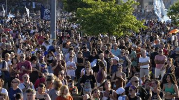 Diferentes generaciones salieron otro año a la calle a decir "nunca más"