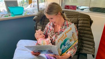 La reducción de los niveles de ansiedad y el refuerzo del vínculo favorecen el desarrollo cerebral.