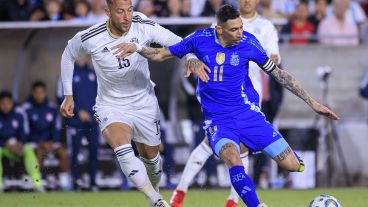 Di María fue la figura de Argentina y marcó su primer gol (golazo) de tiro libre en la selección