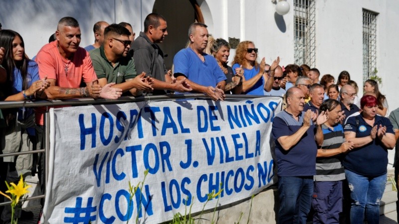 El abrazo al Vilela realizado este miércoles a la mañana.