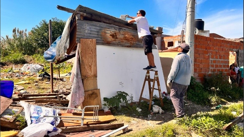 Una de las casillas que fueron desmanteladas en el operativo en el terreno ocupado.