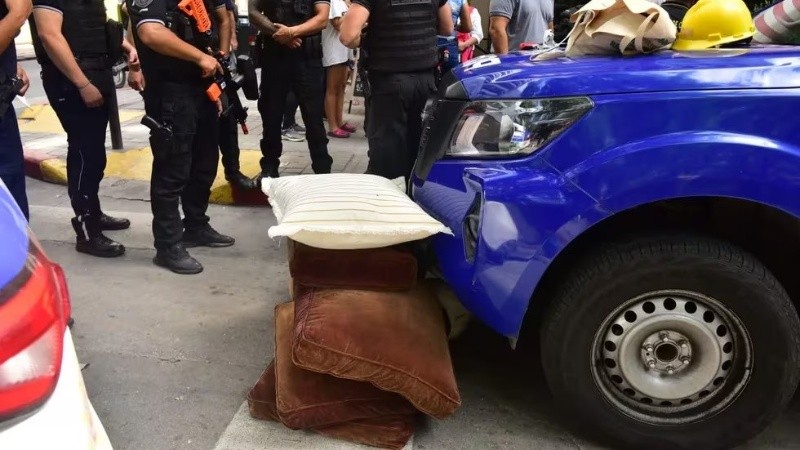 Los almohadones fueron secuestrados y el ladrón murió horas después.