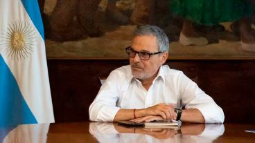 El ministro de Salud Mario Russo dice que trabaja pero sin dar entrevistas ni conferencias ni hacer actos.