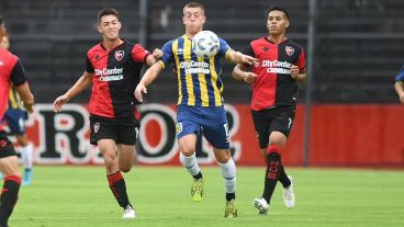 El clásico de reserva se jugó a puertas cerradas en el Parque Independencia.