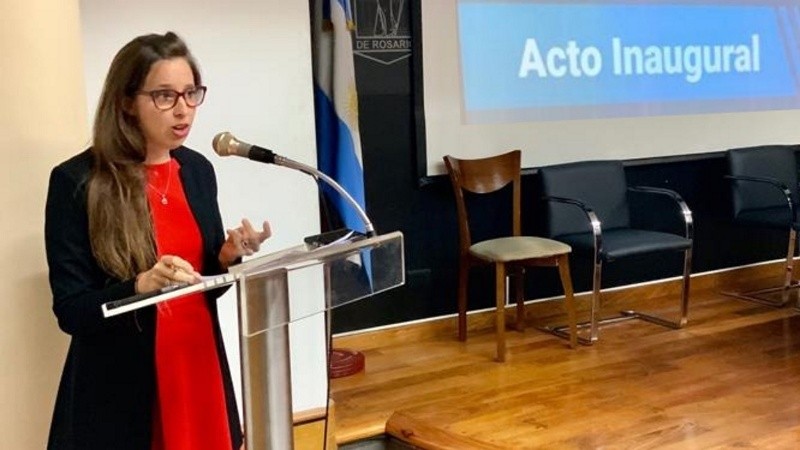 La abogada especialista en derecho migratorio y de los refugiados, Paula Carello.