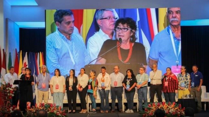 Sonia Alesso en su primer discurso ante la Internacional de la Educación en América Latina.
