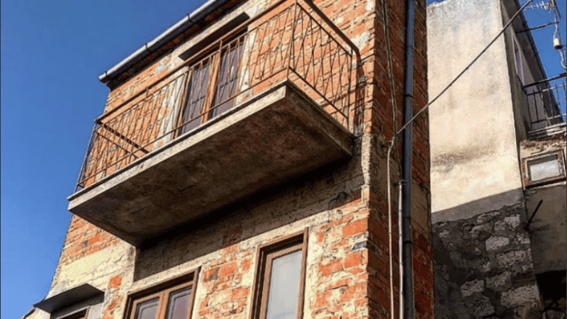 La Casa del Rencor se construyó en los años 50 tras una disputa entre dos vecinos.