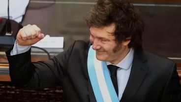 A su vez, la publicación señala que Milei "ganó la presidencia de Argentina" con una "victoria aplastante".