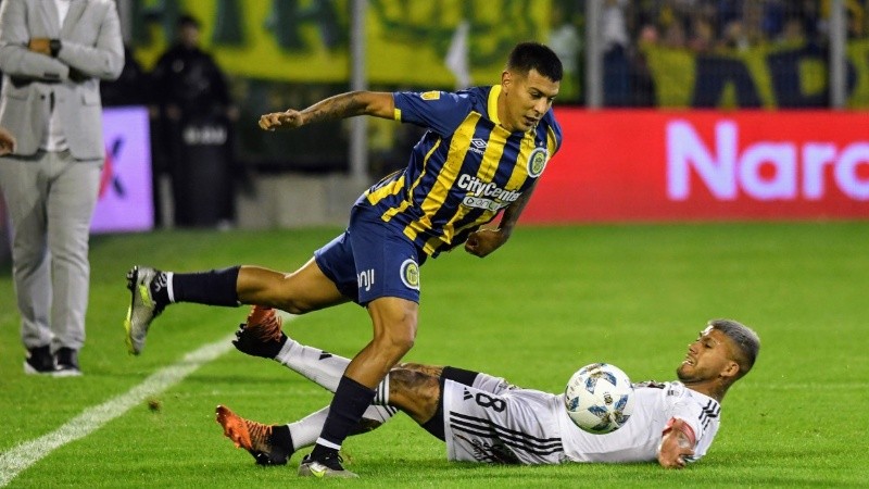 La temeraria patada de Celiz a Coronel, por la que vio la roja.