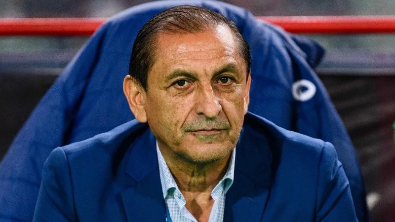 Al retirarse del estadio Nabi Abi Chedid, el DT buscó a los periodistas y pidió disculpas, aunque aseguró que lo habían malinterpretado.