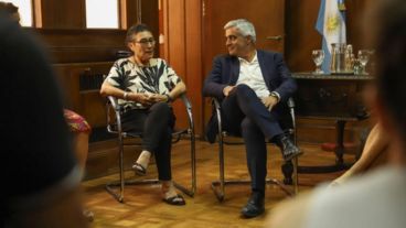 Norma Rojas, flamante directora del ECU, junto al Rector de la UNR, Franco Bartolacci.
