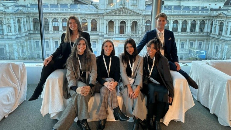 Coronados de gloria: alumnos de la UNR se destacaron en competencia internacional