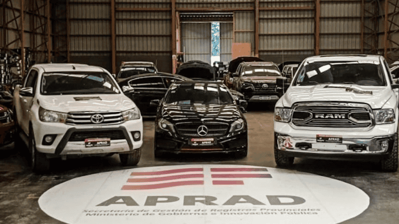 Algunos de los vehículos que se subastaron.