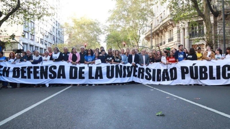 La marcha por la educación pública fue masiva.