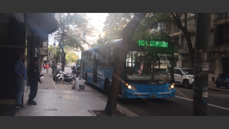 En el 101 eran visibles dos roturas de cristales.