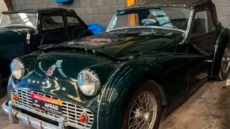 El Triumph TR3 es el único modelo antiguo que fue parte de esta subasta.