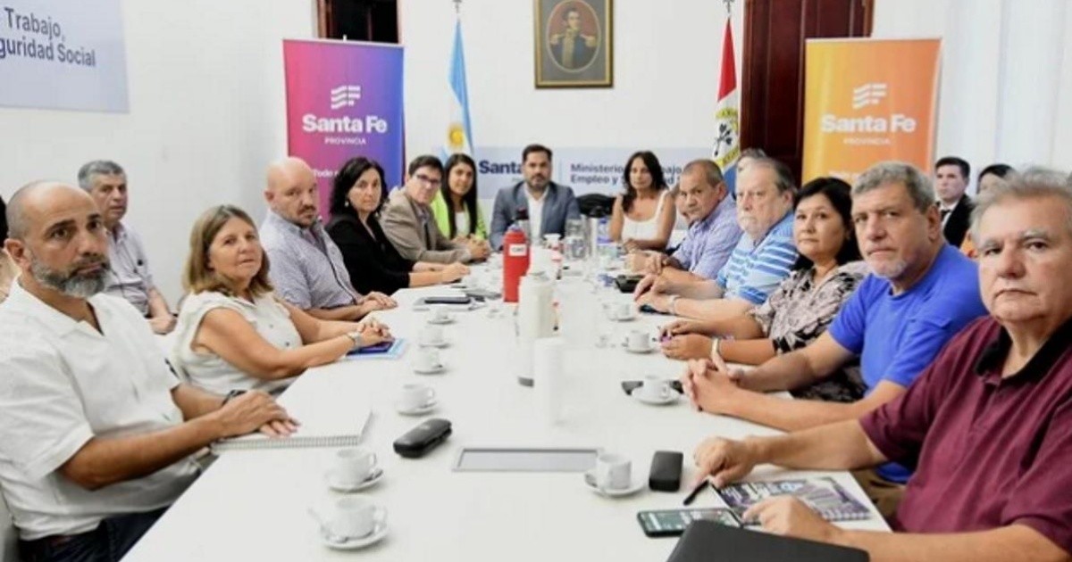 Paritaria: la Provincia confirmó la convocatoria a docentes y estatales ...