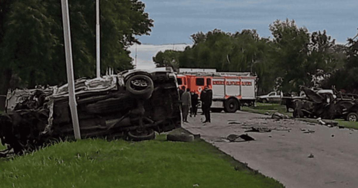 Un muerto y dos heridos tras violento choque entre dos camionetas en ...