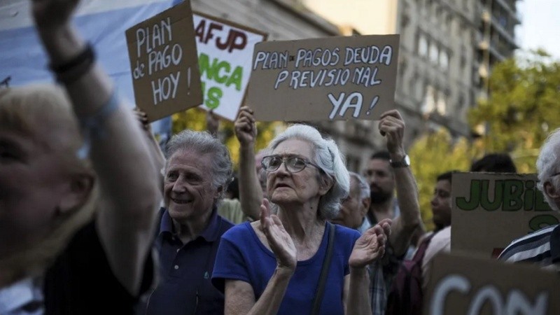 Si no existiera la moratoria previsional, la masa jubilatoria se reduciría al 54% de la actual.