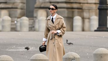 Además de su gran estética, se trata de un abrigo que cumple muy bien su función ya que cubre prácticamente todo el cuerpo.