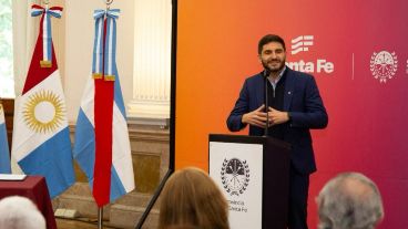 "Sentimos que no es justo (el paro). Vamos a dialogar, pero no vamos a volver atrás bajo ningún concepto", dijo el gobernador.