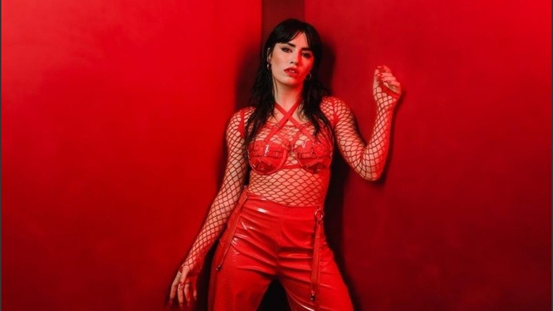 Luego que Lali Espósito presentara la canción reversionada tuvo una gran repercusión entre sus seguidores y la felicitó Andrés Calamaro.