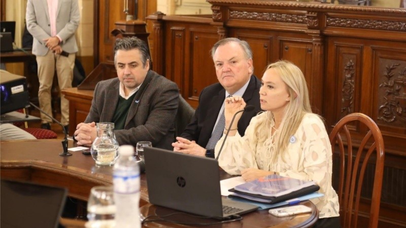 La jefa de los fiscales pidió correr a los legisladores del control del MPA.