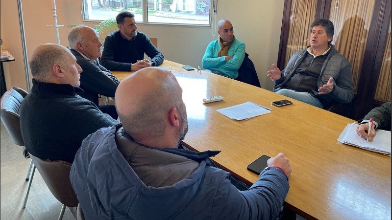 Santacroce se reunió con referentes de pymes e industriales, y mostró preocupación por la ley Bases.