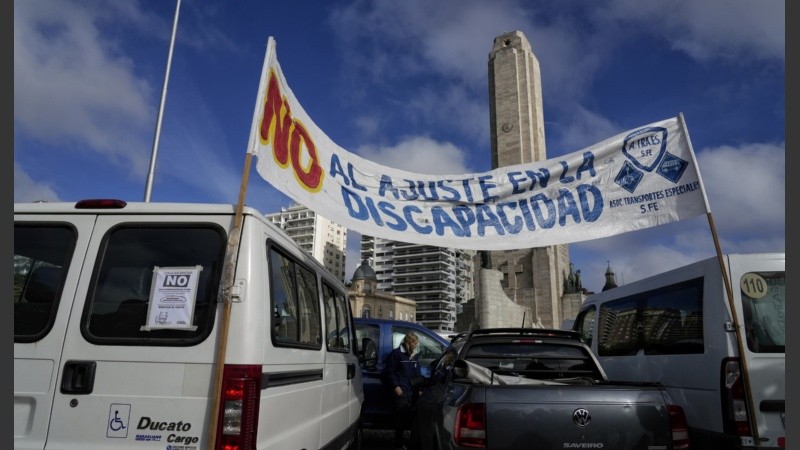 Trabajadores, familiares y usuarios reclamaron 