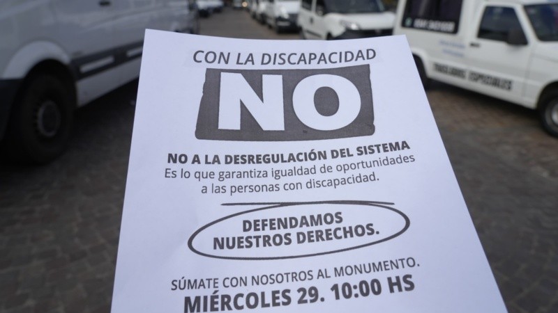 Trabajadores, familiares y usuarios reclamaron 