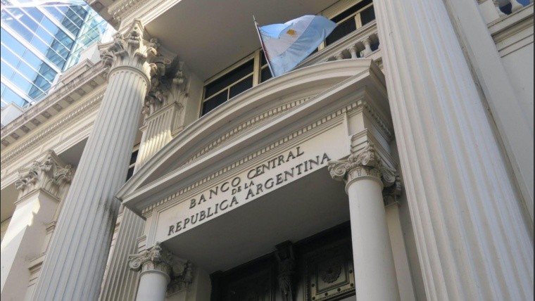 El BCRA estableció nuevos topes al financiamiento para grandes empresas