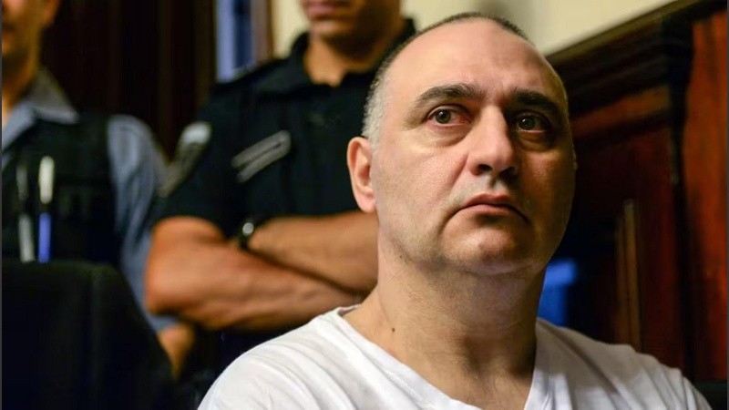 Mangeri se encuentra en el sector de delincuentes sexuales, encerrado en la celda número 2 del pabellón número 16. 