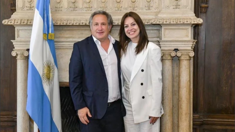 Pablo De la Torre y Sandra Pettovello.