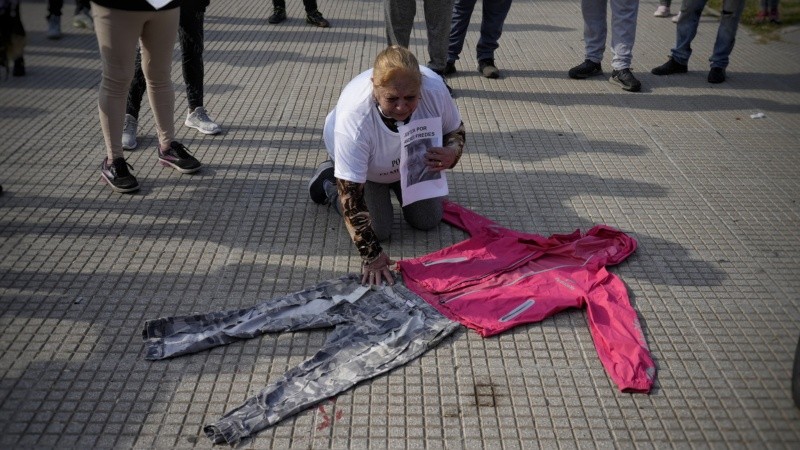 Bronca y dolor en el reclamo por la muerte del cadete