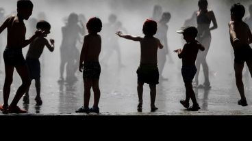 La población infantil es especialmente vulnerable a los cambios de temperatura puesto que los mecanismos de termorregulación aún son inmaduros.