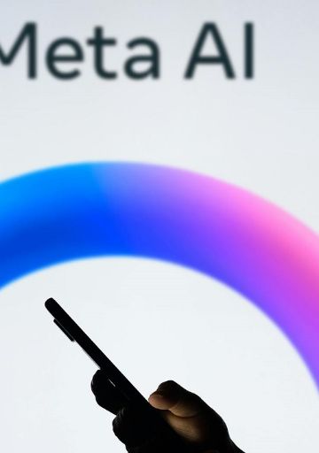 Cómo y por qué Meta usa los datos de sus usuarios de Facebook e Instagram para entrenar su IA y cómo proteger la privacidad
