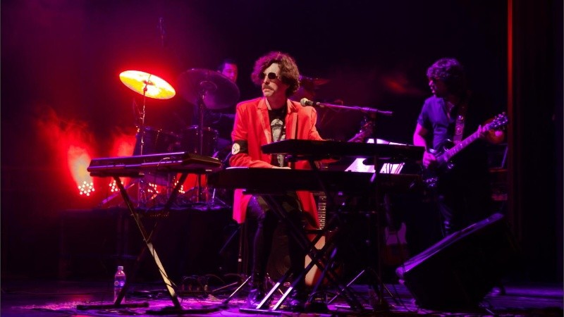 Los Salieris de Charly protagonizan un encuentro entre el legado del mítico músico y la energía de sus fanáticos.