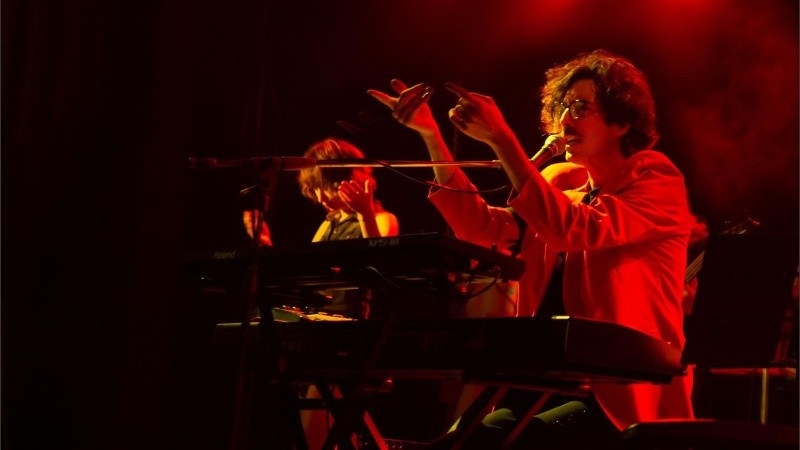 Los Salieris de Charly protagonizan un encuentro entre el legado del mítico músico y la energía de sus fanáticos.