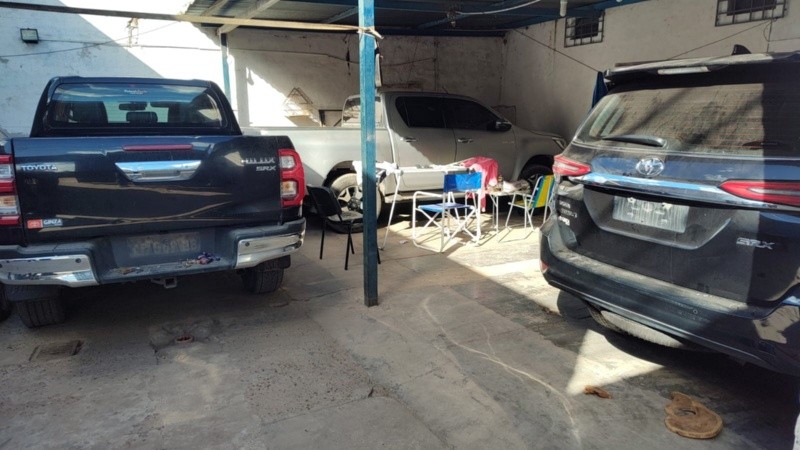 Tres de las camionetas que fueron robadas y aparecieron en Santa Fe.