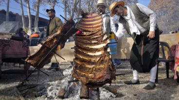 La competencia de asado se puso en marcha