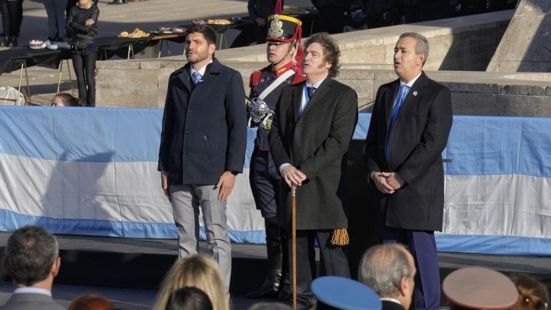 Por primera vez Milei debió compartir palco y resignar la condición de figura excluyente.