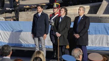 Milei junto a Pullaro y Javkin en la celebración del 20 de Junio en Rosario.