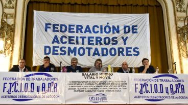 Aceiteros lanzaron un paro nacional este jueves en contra de la ley Bases