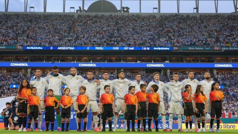 El equipo argentino que derrotó 2 a 0 a Perú